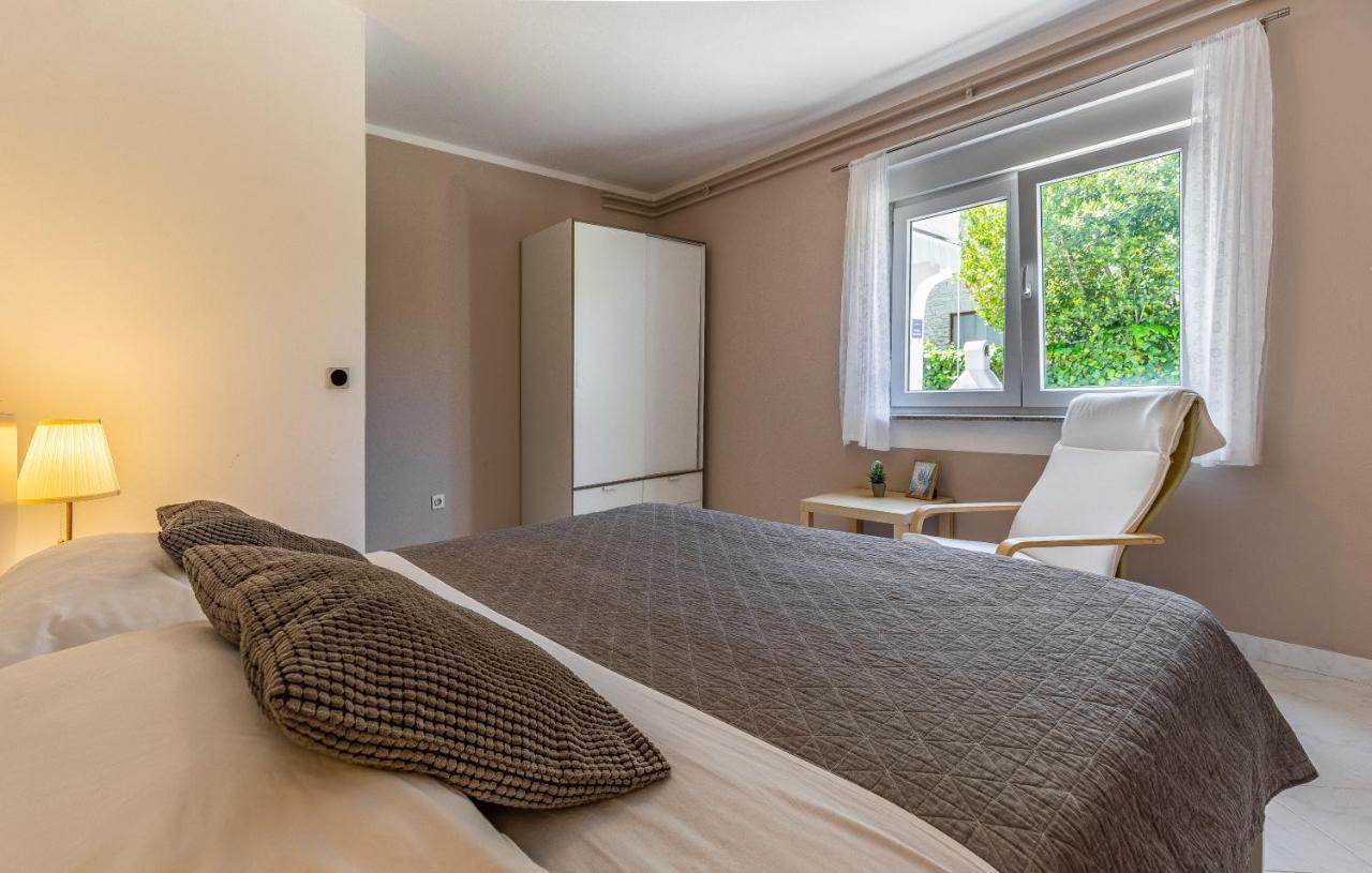 Apartment Mar