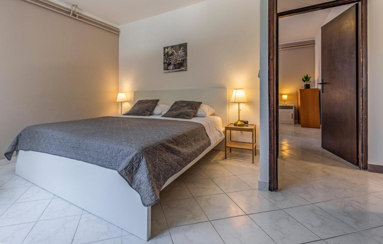 Mar Apartment