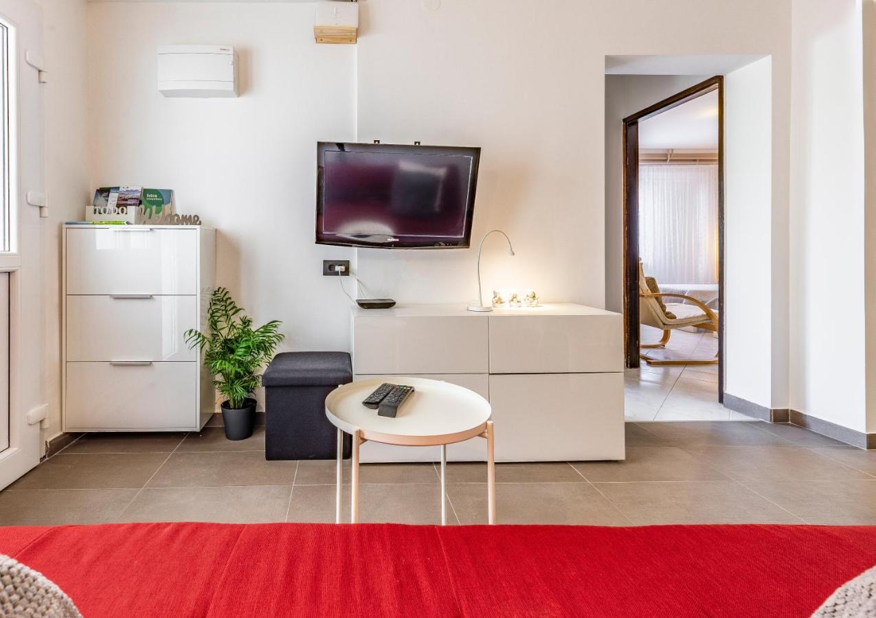 Mar Apartment *