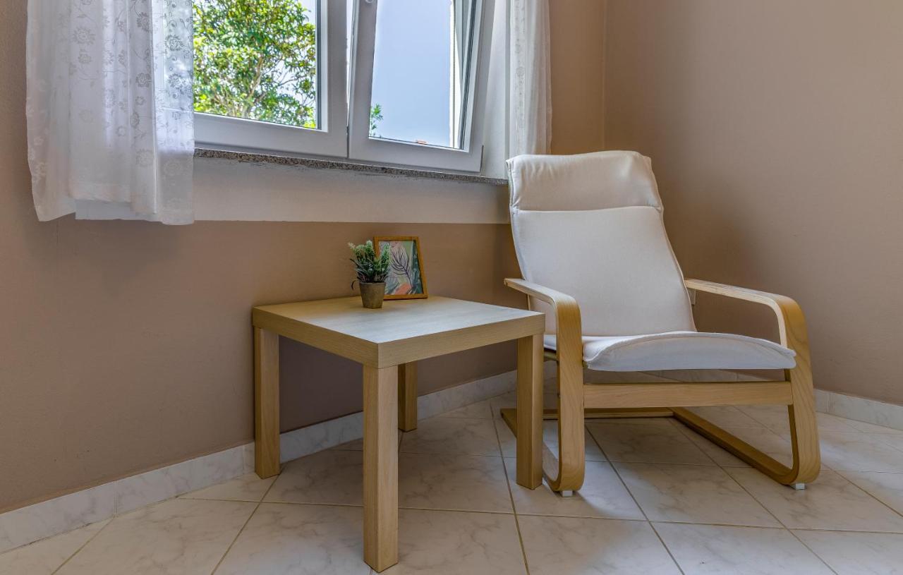 Apartment Mar Pjescana Uvala