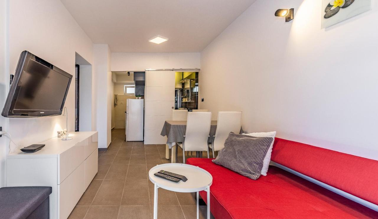 Mar Apartment *